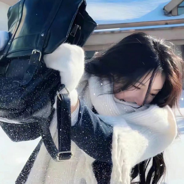 穿越成女明星和霸总谈恋